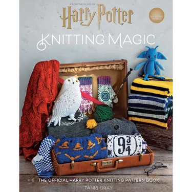 Harry Potter: Knitting Magic: The Official Harry Potter Knitting Pattern Book