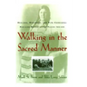 Walking in the Sacred Manner: Healers, Dreamers, and Pipe Carriers--Medicine Women of the Plains