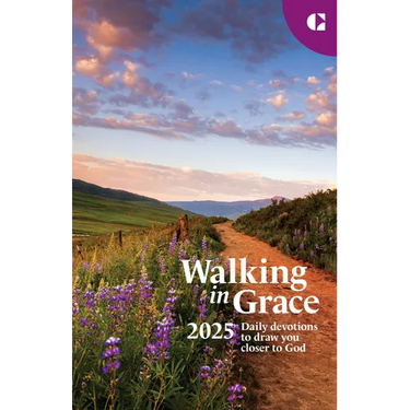 Walking in Grace 2025 Regular Print: Daily Devotions to Draw You Closer to God