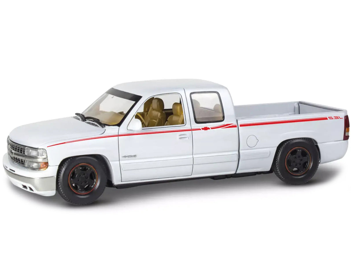 Level 4 Model Kit 1999 Chevrolet Silverado Street Pickup Truck 1/25 Scale Model by Revell