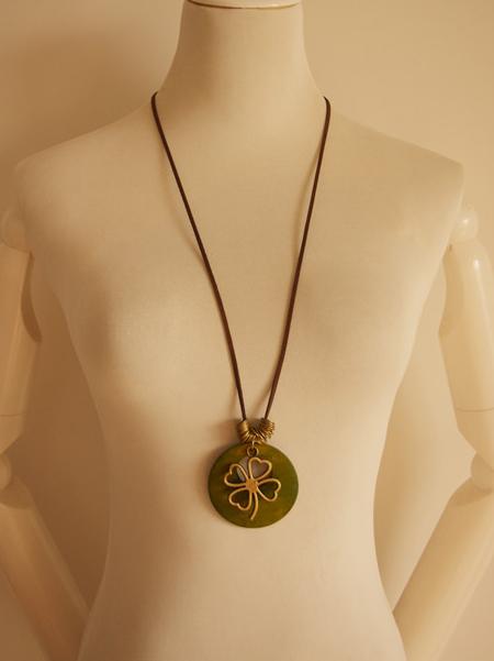 Vintage Wood Four Leaf Clover Necklace by migunica