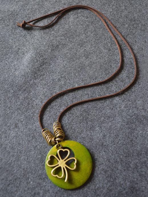 Vintage Wood Four Leaf Clover Necklace by migunica