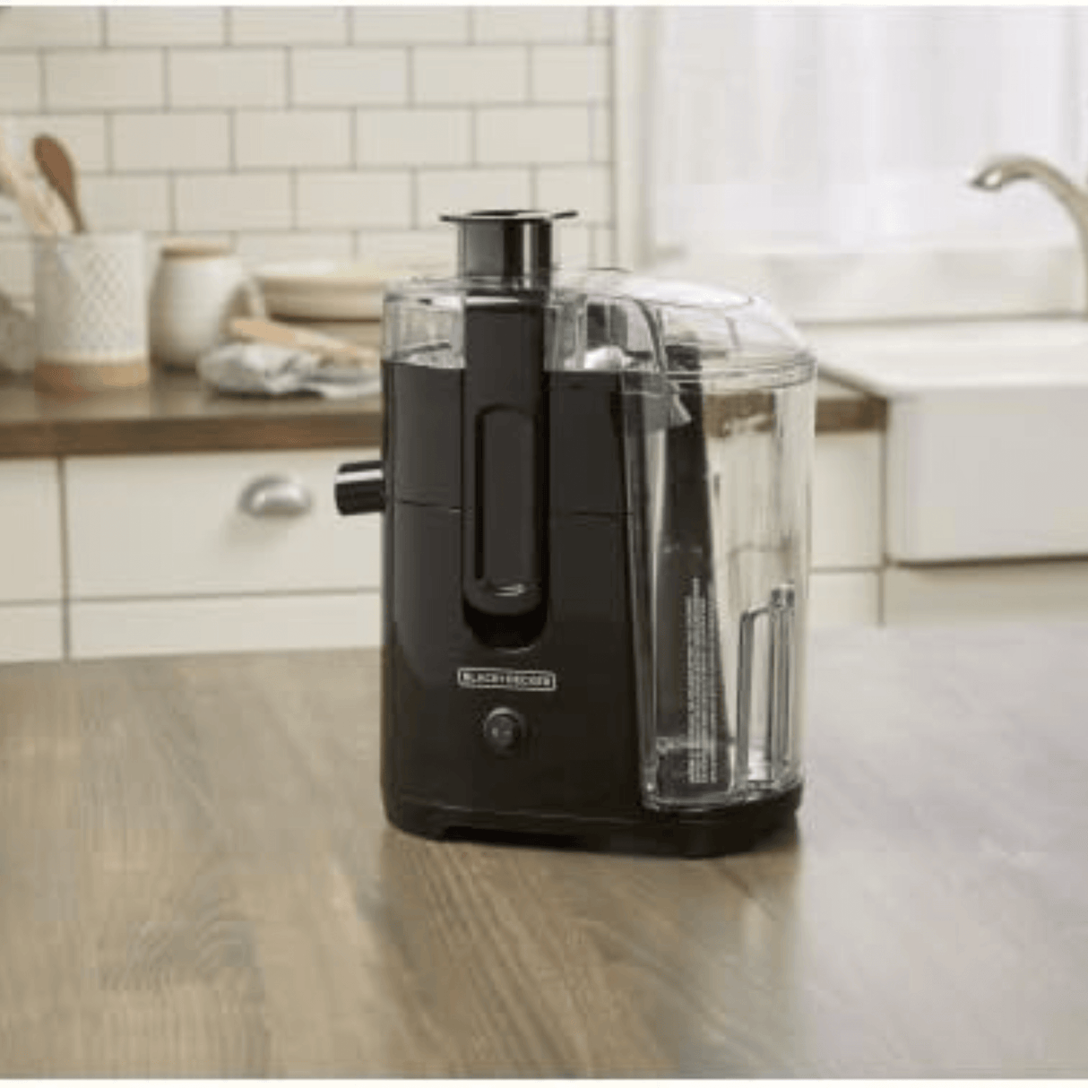 Black & Decker 400-Watt Vegetable and Fruit Juice Extractor by Jupiter Gear Home