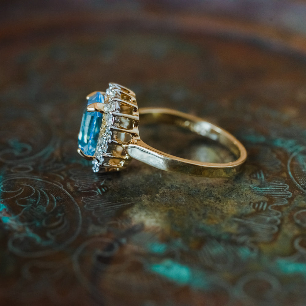 Vintage Jewelry 18k Yellow Gold Electroplated Austrian Crystal Cocktail Ring Made in the USA by PVD Vintage Jewelry