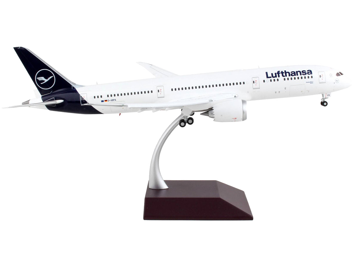 Boeing 787-9 Commercial Aircraft with Flaps Down "Lufthansa" White with Blue Tail "Gemini 200" Series 1/200 Diecast Model Airplane by GeminiJets