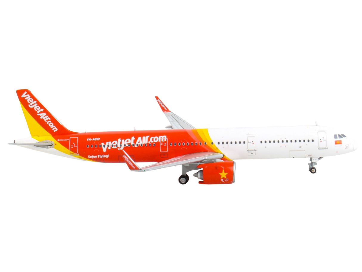 Airbus A321neo Commercial Aircraft "VietJet Air" White and Red 1/400 Diecast Model Airplane by GeminiJets