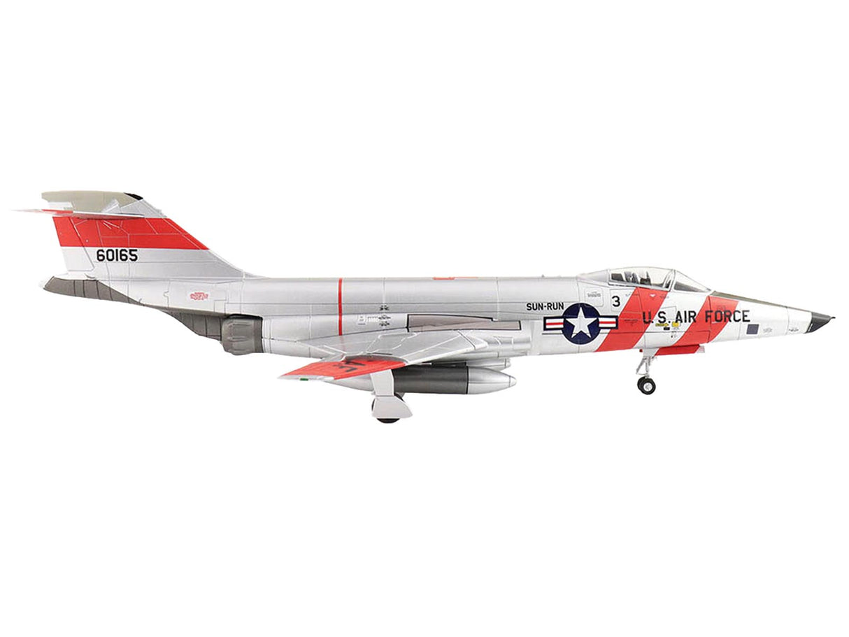 McDonnell RF-101C Voodoo Fighter Aircraft "Operation Sun Run 363rd TRW" (1957) United States Air Force "Air Power Series" 1/72 Diecast Model by Hobby Master