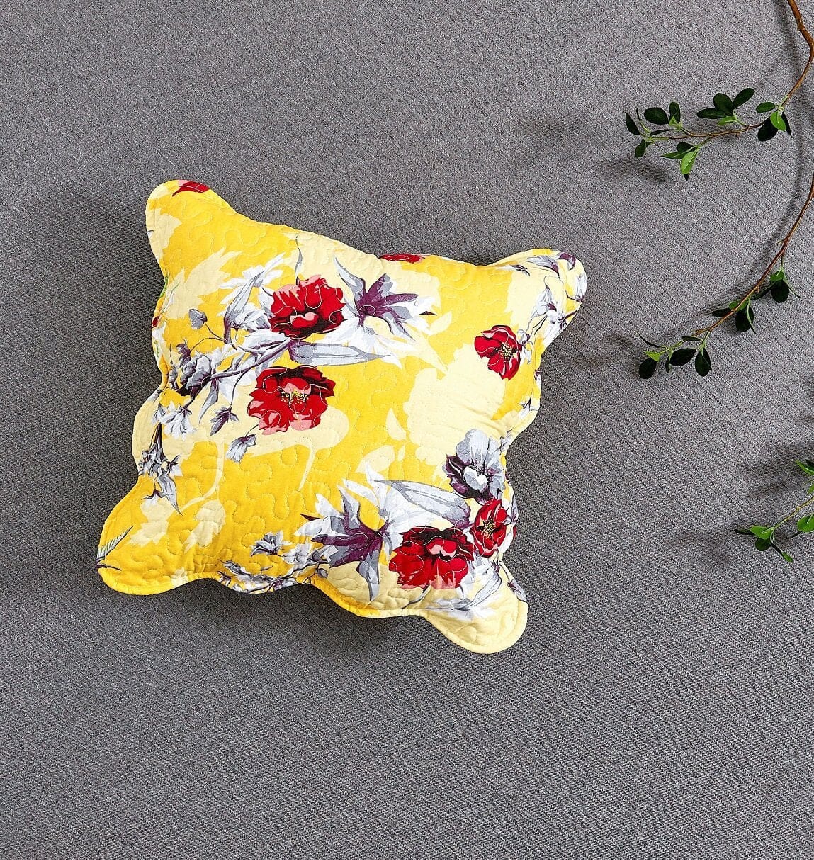 DaDa Bedding Set of 2 Sunshine Yellow Hummingbirds Floral Scalloped Throw Pillow Covers, 18" (JHW925) by DaDa Bedding Collection