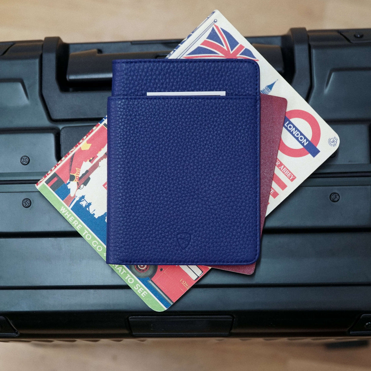 KENSINGTON Passport Wallet by Vaultskin