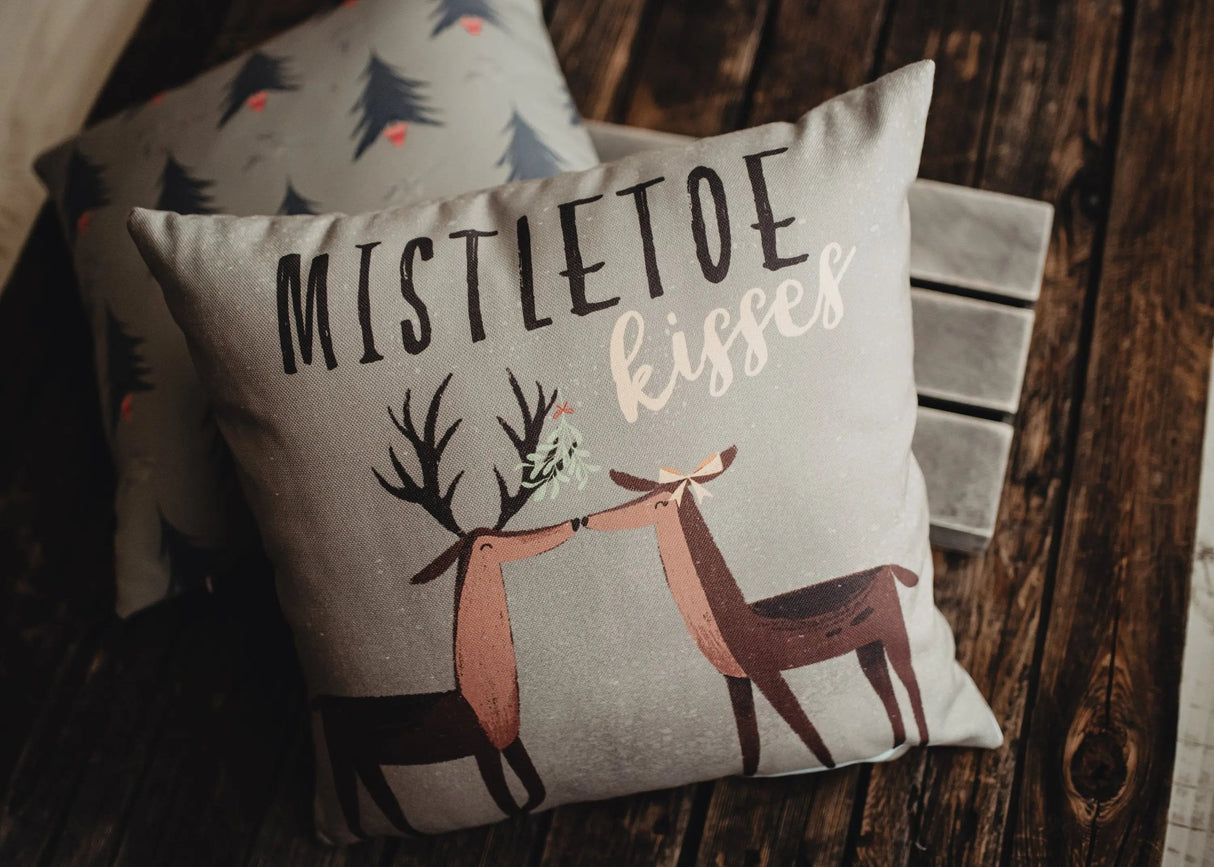 Mistletoe Kisses | Reindeer | Throw Pillow Cover | Rustic Decor | Primitive Christmas Decor Rustic Christmas Decor Home Decor Christmas by UniikPillows