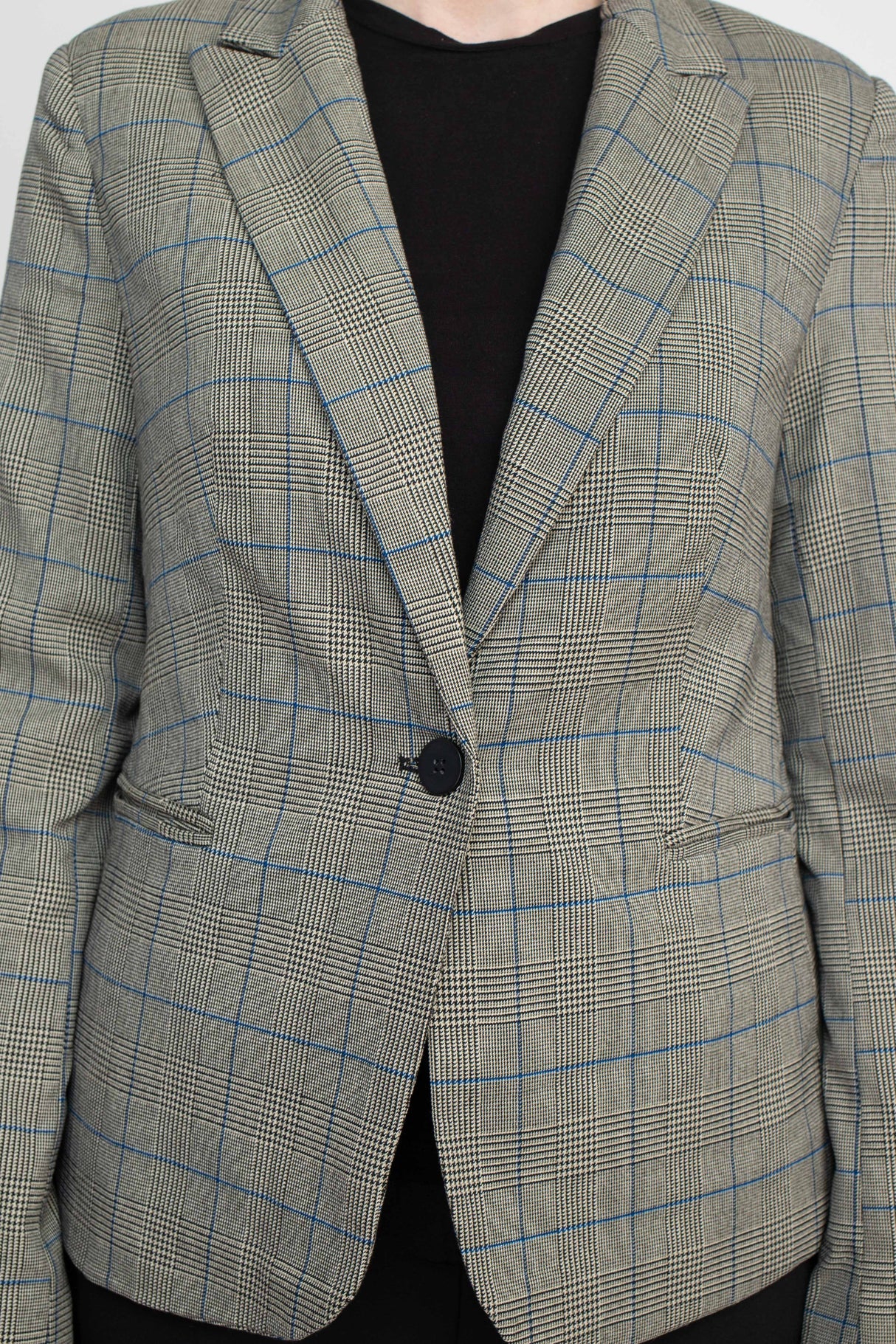 Premise Notched Collar Long Sleeve One Button Knit Blazer by Curated Brands