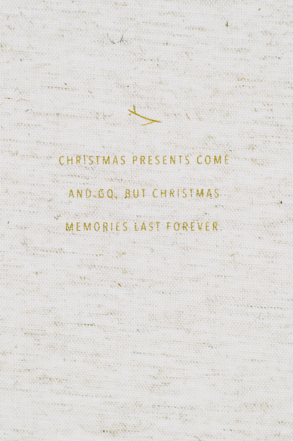 Our Christmas Memories (Gift Set): A Family Traditions Keepsake (Oatmeal Linen) by Promptly Journals