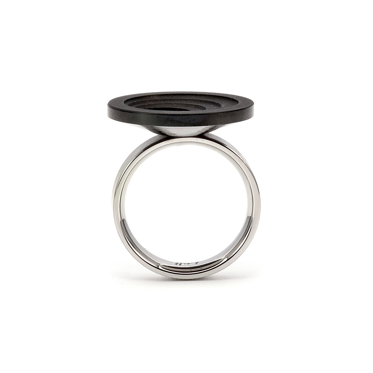 RG205B B.Tiff .12 ct Round Cut Black Solitaire Disk Ring by B.Tiff New York