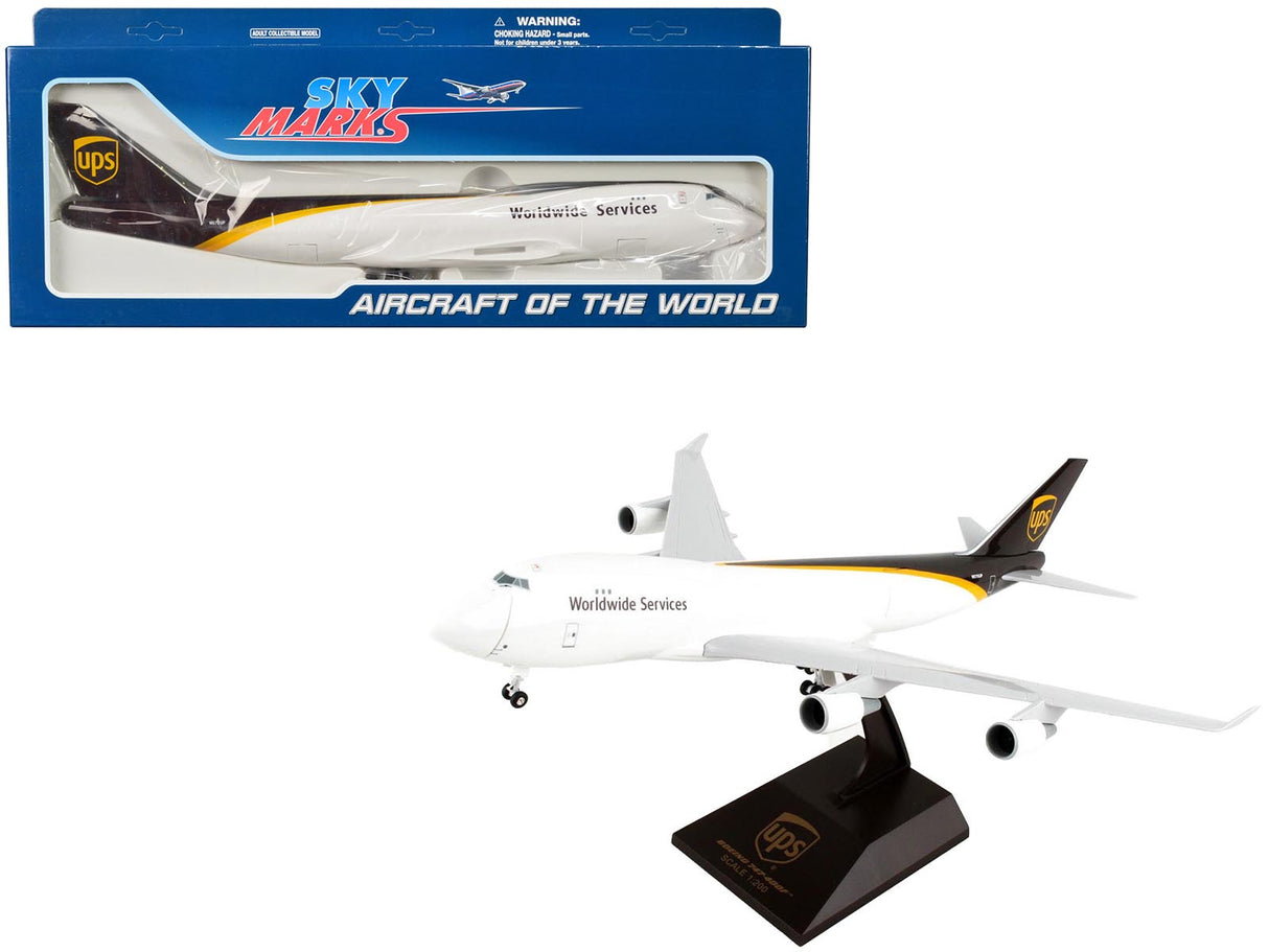 Boeing 747-400F Commercial Aircraft with Landing Gear "UPS Worldwide Services" (N572UP) White and Brown (Snap-Fit) 1/200 Plastic Model by Skymarks