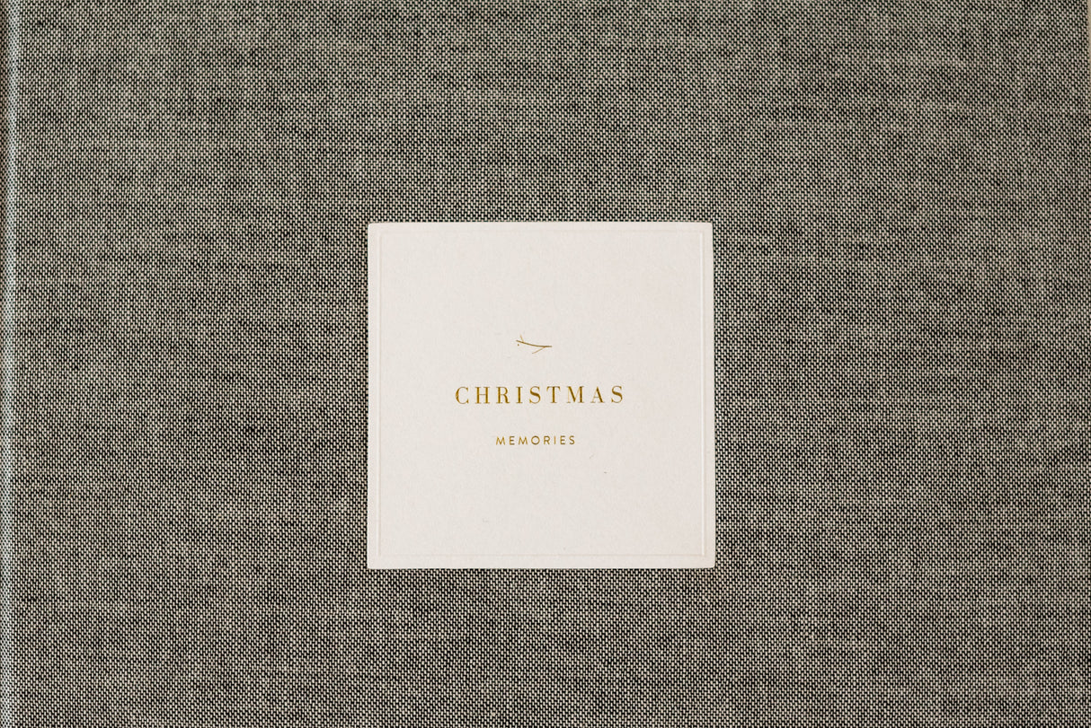 Our Christmas Memories: A Family Traditions Keepsake (Grey Tweed) by Promptly Journals