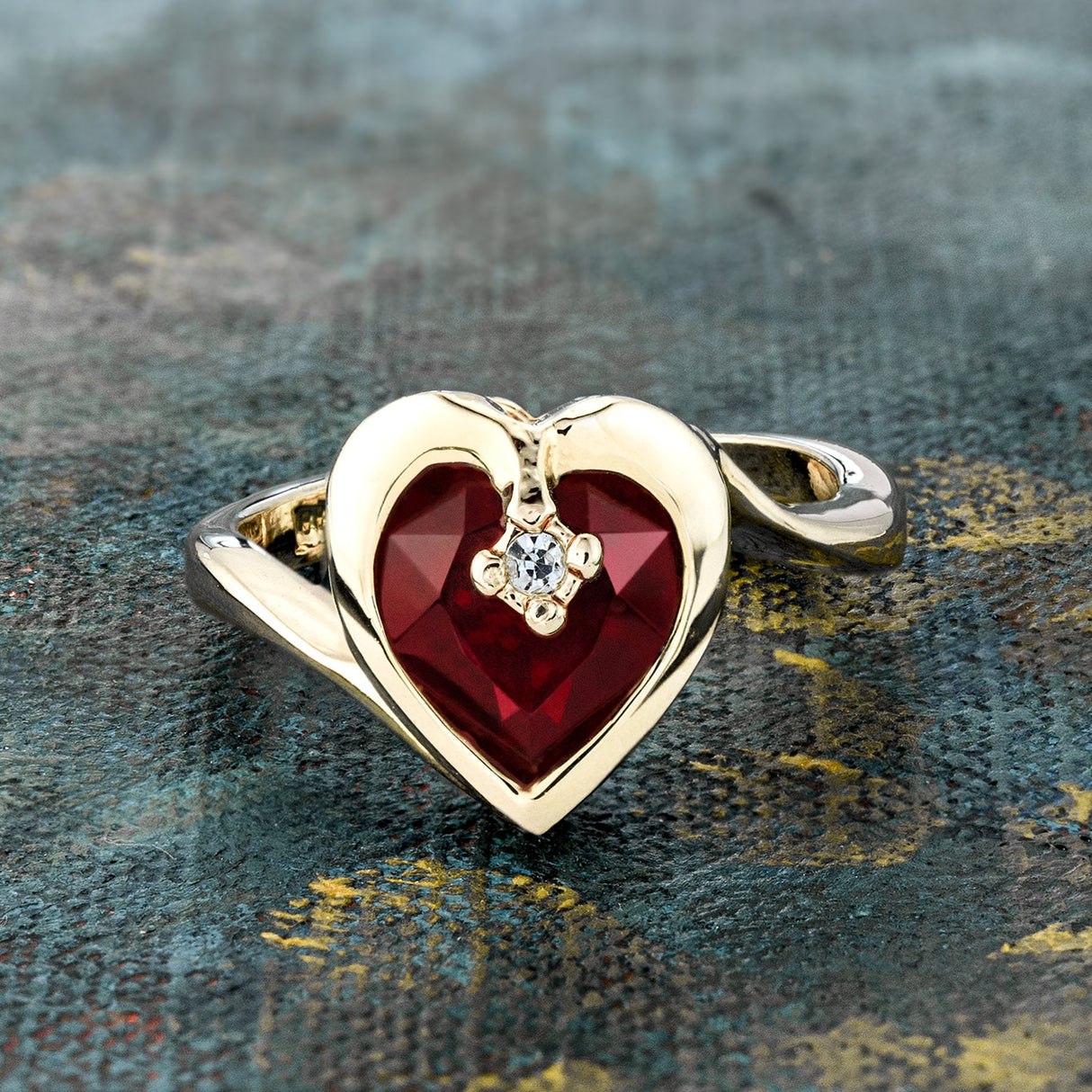 Vintage 1970s Heart Shape Ring with Clear Austrian Crystal 18k Yellow Gold Electroplated by PVD Vintage Jewelry