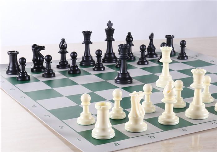 Heavy Club Chess Set by Chess House