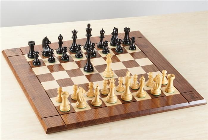 Heirloom Scout Chess Set by Chess House