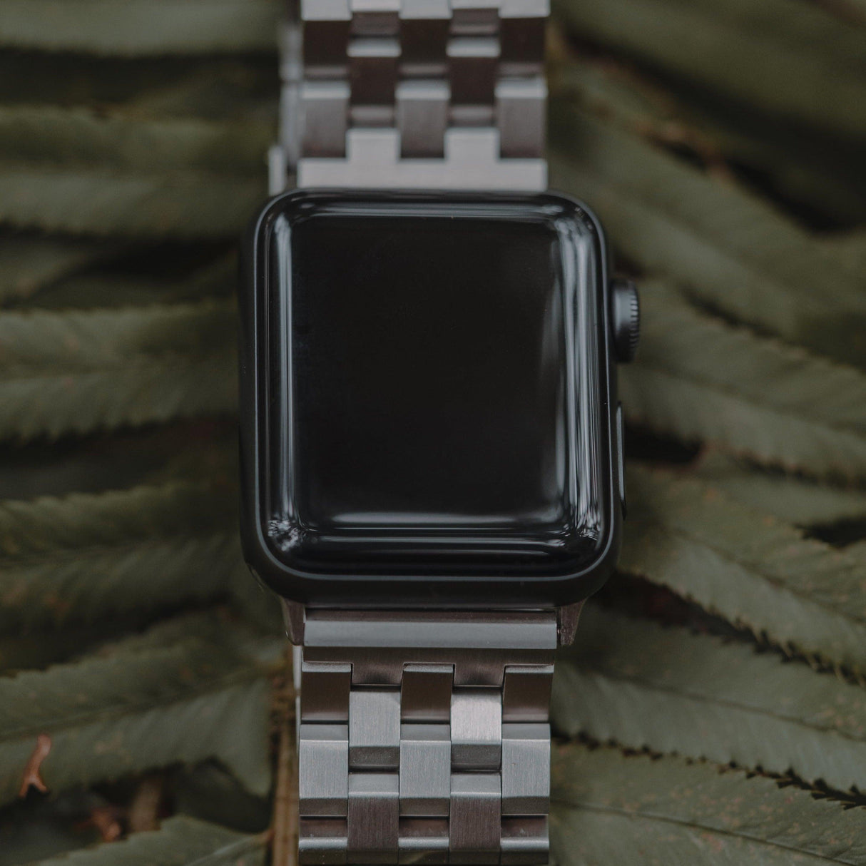 METAL Apple Watch Strap - Silver by Bullstrap - Vysn